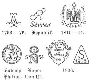 Marken der Porzellanmanufaktur zu Sèvres.
